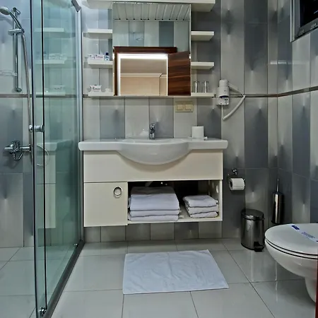 Hotel Grand Zaman Garden 4*