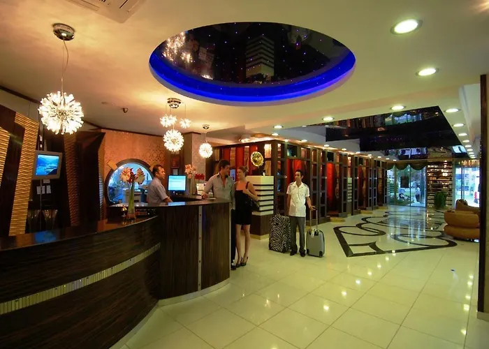 Grand Zaman Garden מלון