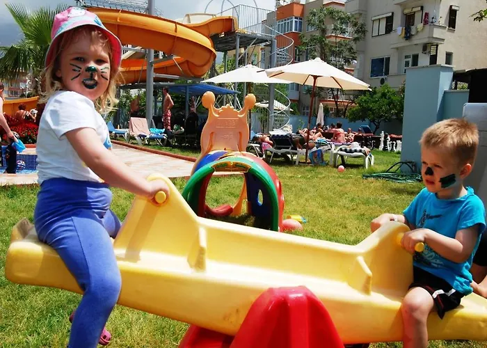 Grand Zaman Garden אלאניה